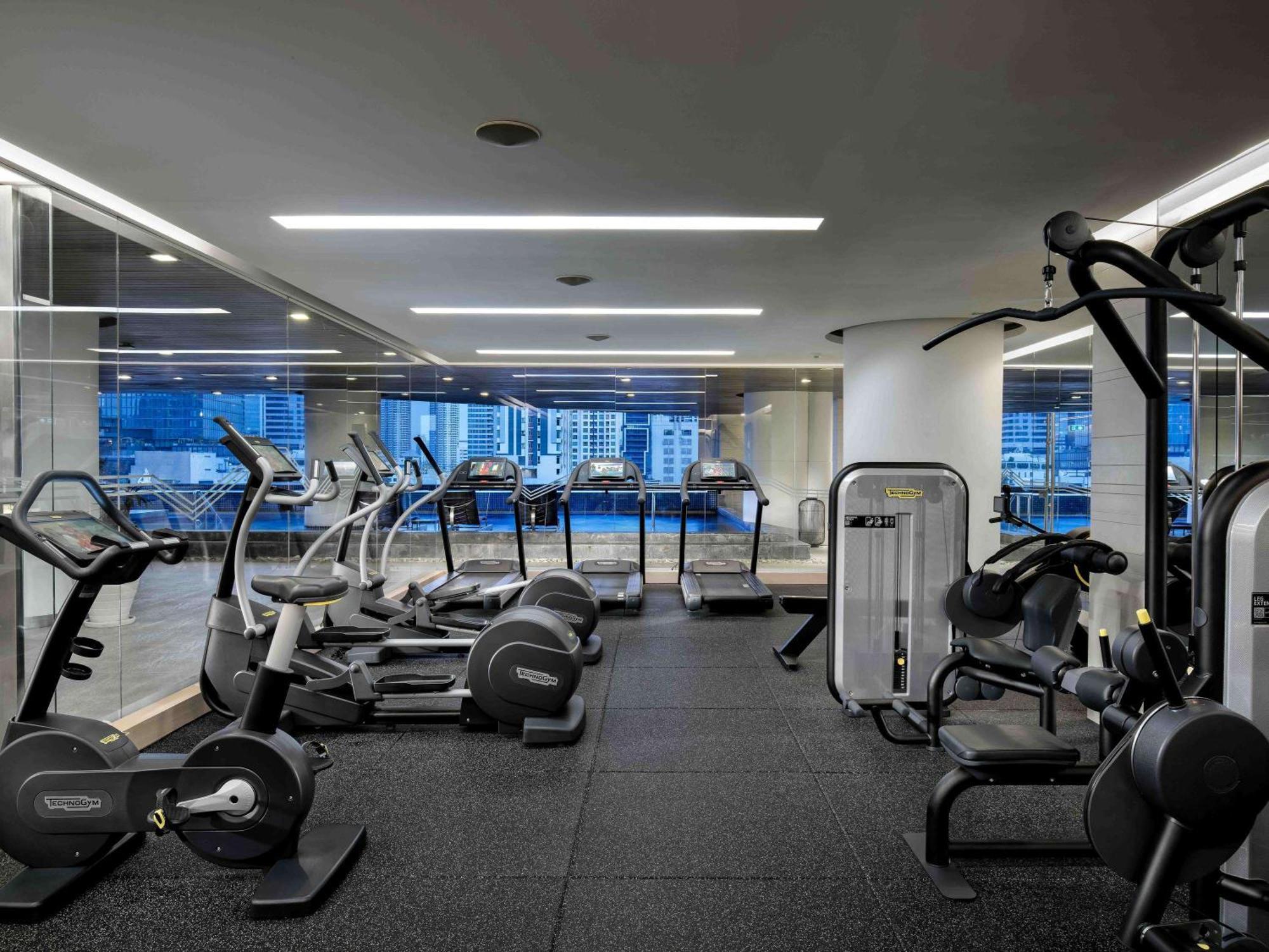 Pullman Bangkok Hotel G Экстерьер фото The gym at the hotel