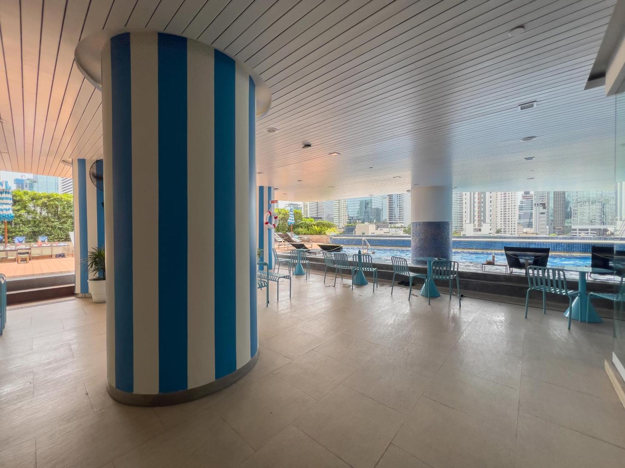 Pullman Bangkok Hotel G Экстерьер фото The interior of the pool
